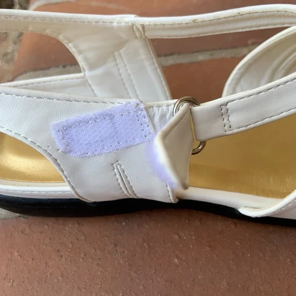 Classique White Vegan Leather Sandals - Picture 8 of 9
